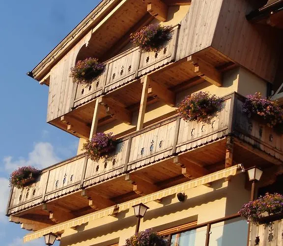 Dorfberg אורחן *