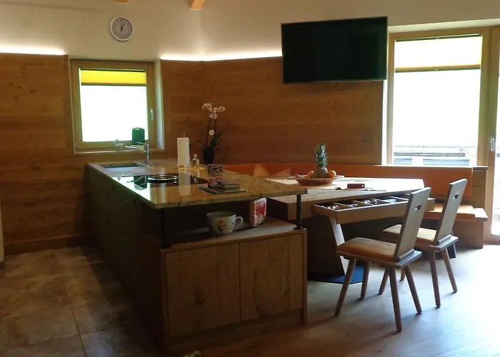 Dorfberg אורחן *